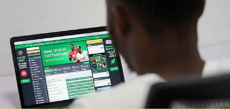 The Ultimate Guide to Winning Football Predictions with Betopick